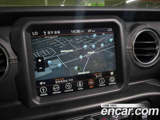 Jeep Wrangler 2020 — Şəkil 12/18