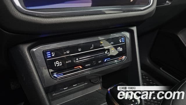 Volkswagen Tiguan Allspace 2023 — ფოტო 18/20