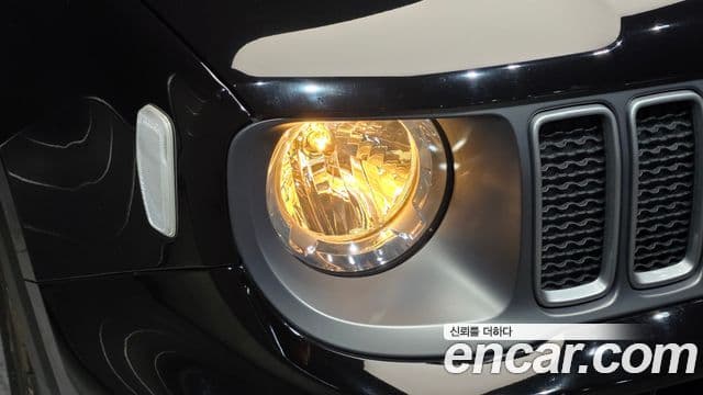 Jeep Renegade 2022 — Photo 29/32