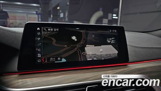 BMW 5 Series 2019 — ფოტო 14/20
