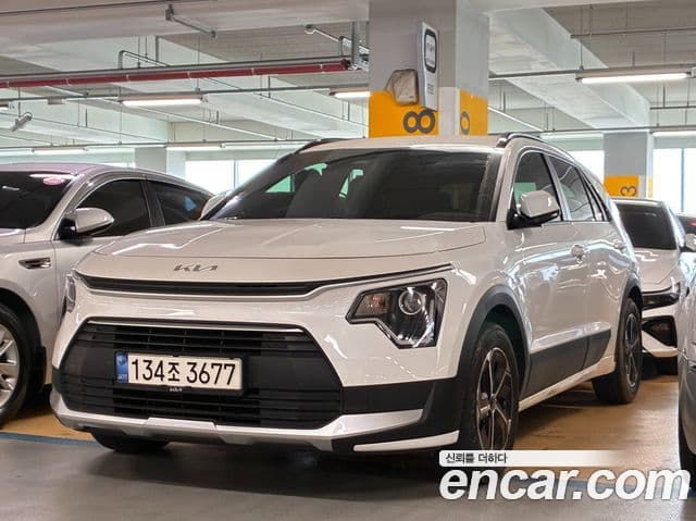 Kia Niro 2022 — ფოტო 13/13