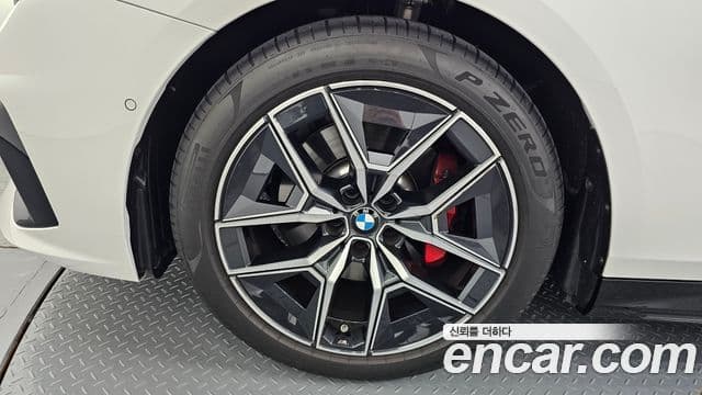 BMW 5 Series 2025 — ფოტო 5/20