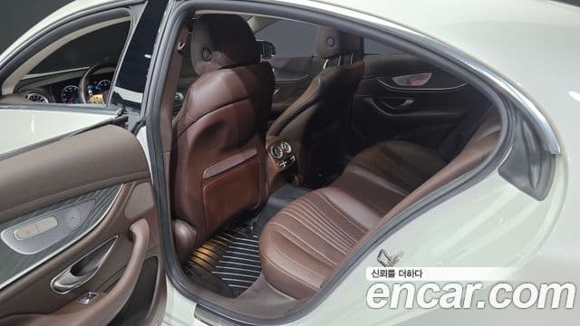 Mercedes-Benz CLS-Class 2021 — Şəkil 33/38