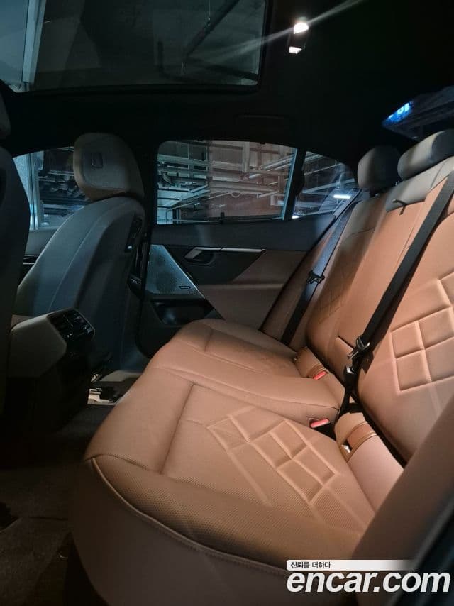 BMW 5 Series 2026 — Photo 2/8