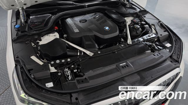 BMW 5 Series 2025 — Photo 16/38