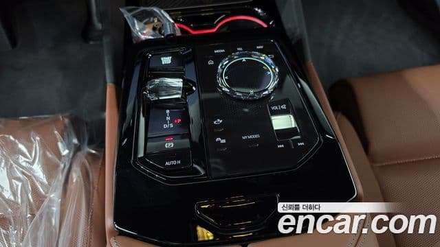 BMW 5 Series 2025 — Photo 22/38