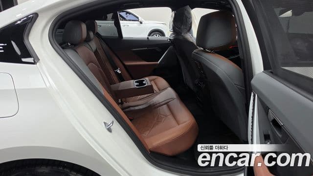BMW 5 Series 2025 — Photo 7/38