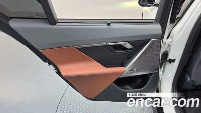 BMW 5 Series 2025 — Photo 32/38