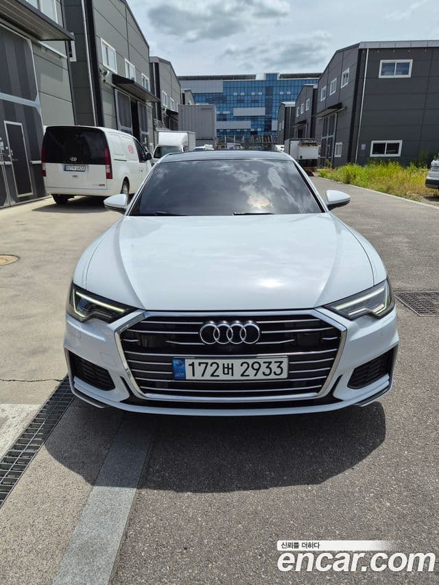 Audi A6 2021 — ფოტო 14/20