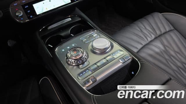 Genesis G90 2024 — Photo 16/39