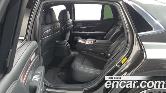 Genesis G90 2024 — Photo 27/39