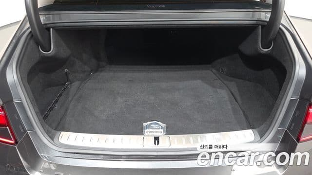 Genesis G90 2024 — Photo 18/39