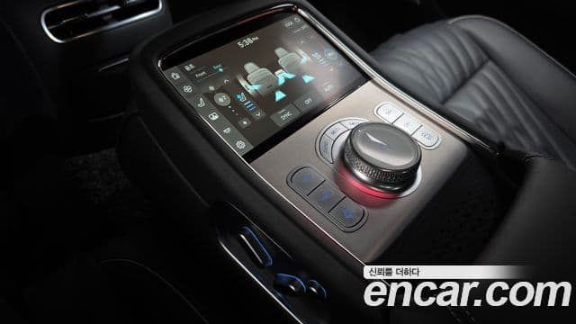 Genesis G90 2024 — Photo 34/39