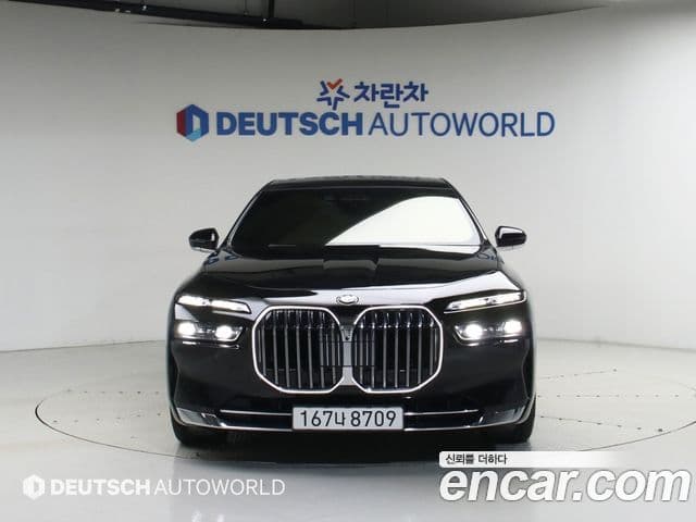 BMW 7 Series 2023 — Photo 19/20