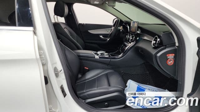 Mercedes-Benz C-Class 2018 — Şəkil 13/20