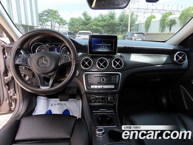 Mercedes-Benz GLA-Class 2018 — Фото 5/20