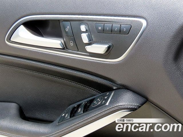 Mercedes-Benz GLA-Class 2018 — Фото 9/20