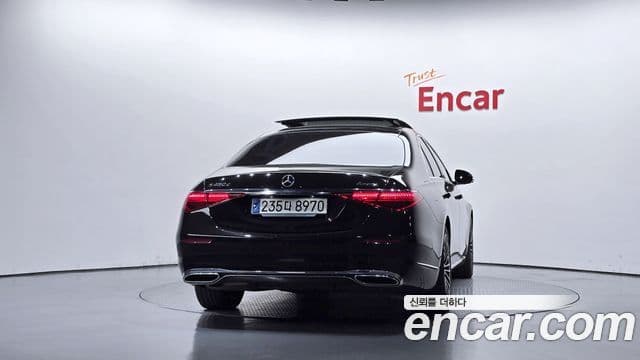 Mercedes-Benz S-Class 2024 — Photo 12/32