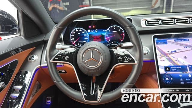 Mercedes-Benz S-Class 2024 — Photo 4/32