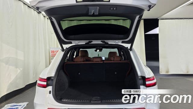Genesis GV70 2021 — ფოტო 8/20