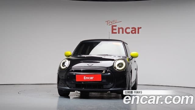 Mini Cooper Electric 2023 — ფოტო 30/30
