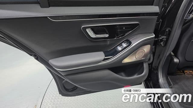 Mercedes-Benz S-Class 2021 — ფოტო 8/34