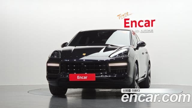 Porsche Cayenne 2020 — ფოტო 31/34
