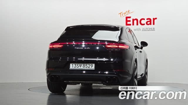 Porsche Cayenne 2020 — ფოტო 21/34