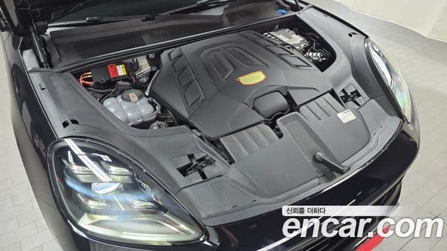 Porsche Cayenne 2020 — ფოტო 18/34