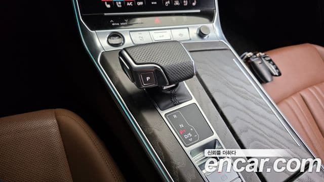 Audi A6 2021 — ფოტო 16/20