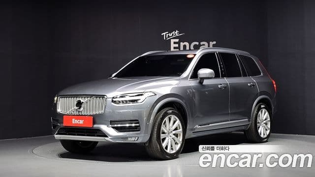Volvo XC90 2018 — Photo 2/20