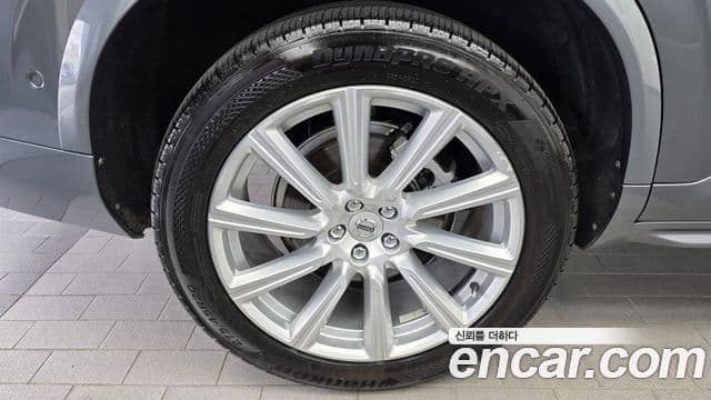Volvo XC90 2018 — Photo 14/20