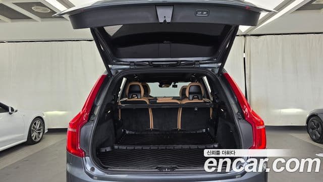 Volvo XC90 2018 — Photo 9/20