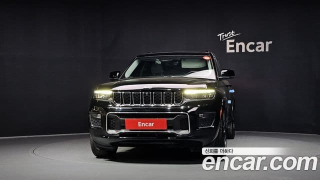 Jeep Grand Cherokee 2022 — Photo 28/35