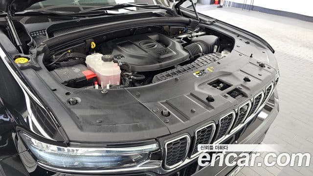 Jeep Grand Cherokee 2022 — Photo 30/35