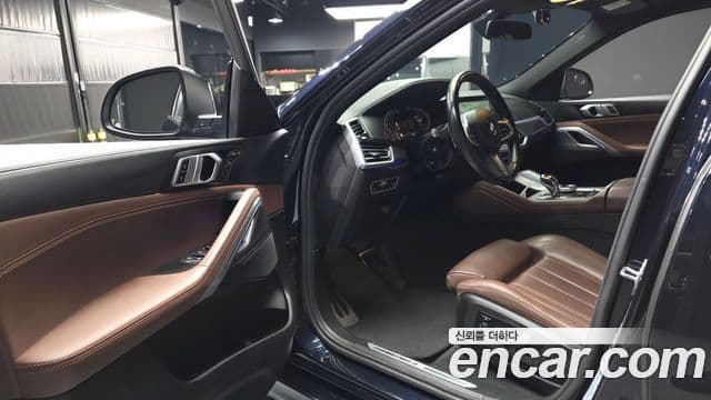 BMW X6 2022 — Photo 8/20