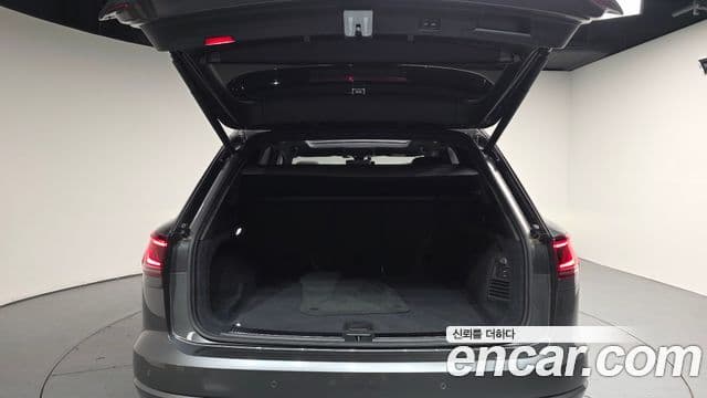 Volkswagen Touareg 2024 — Photo 6/36
