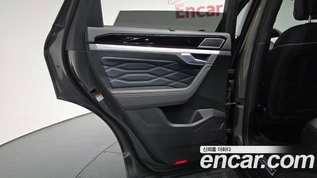 Volkswagen Touareg 2024 — Photo 31/36