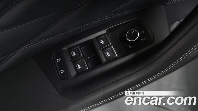 Volkswagen Touareg 2024 — Photo 1/36