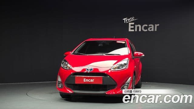 Toyota Prius C 2019 — Şəkil 19/31
