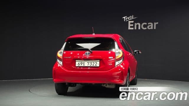 Toyota Prius C 2019 — Şəkil 20/31