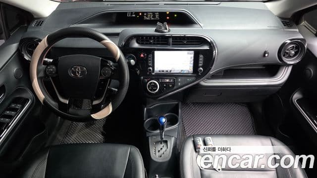 Toyota Prius C 2019 — Şəkil 9/31