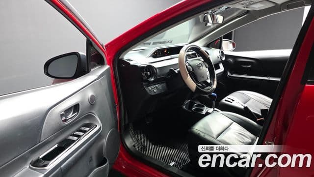 Toyota Prius C 2019 — Şəkil 1/31
