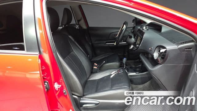 Toyota Prius C 2019 — Şəkil 4/31