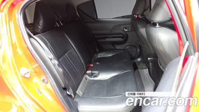 Toyota Prius C 2019 — Şəkil 29/31