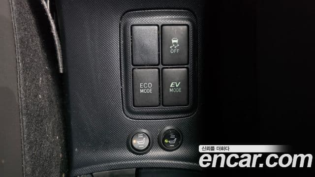 Toyota Prius C 2019 — Şəkil 16/31