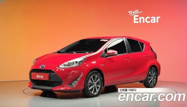 Toyota Prius C 2019 — Şəkil 25/31