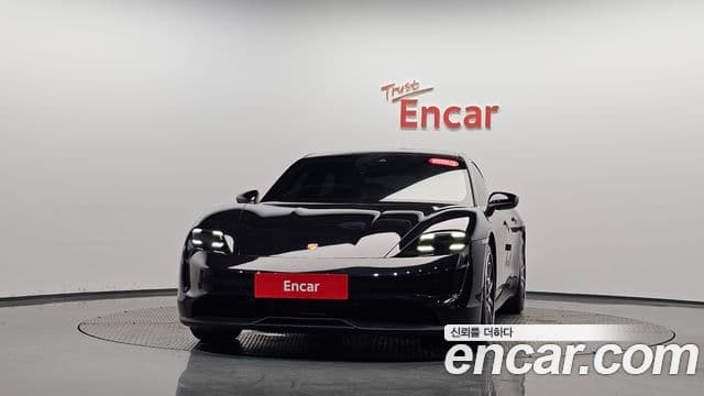 Porsche Taycan 2021 — Photo 1/39