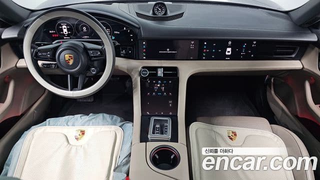 Porsche Taycan 2021 — Photo 36/39