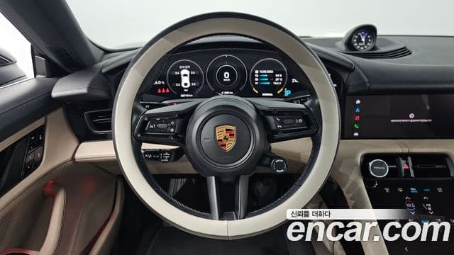 Porsche Taycan 2021 — Photo 34/39